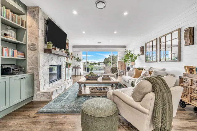 Luxury Acreage Estate — image 15