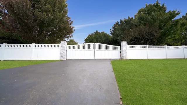 Luxury Acreage Estate — image 5