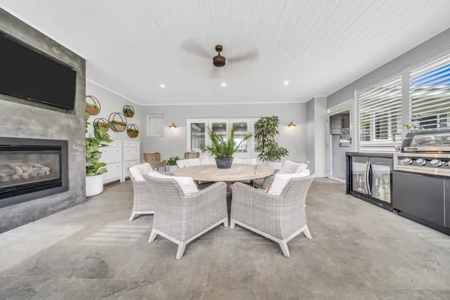 Luxury Acreage Estate — image 12