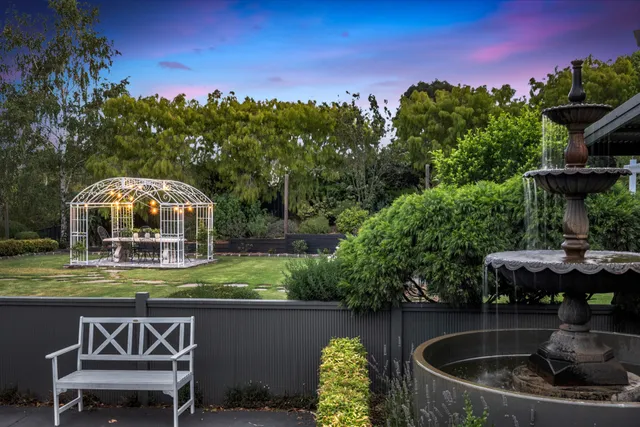 Luxury Acreage Estate — image 4