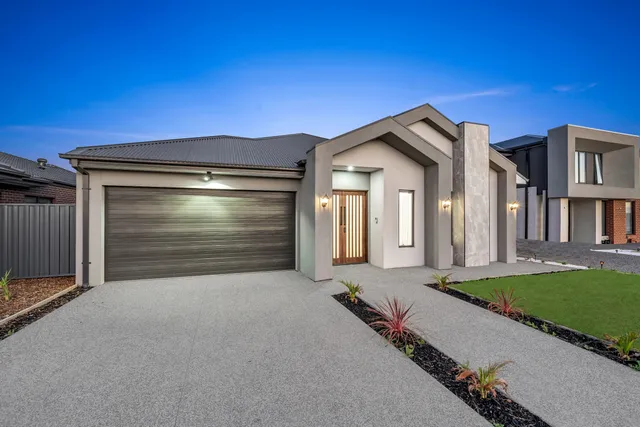 Melbourne Modern Home — image 1