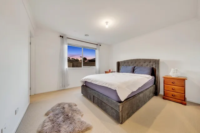 Modern Family Home — image 11