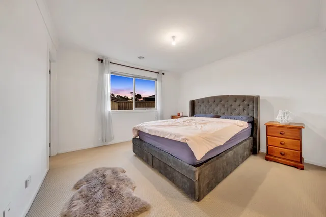 Modern Family Home — image 10