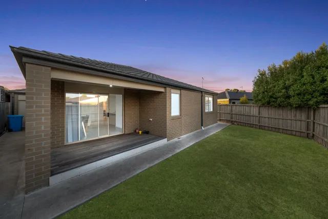 Modern Family Home — image 4