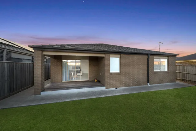 Modern Family Home — image 5