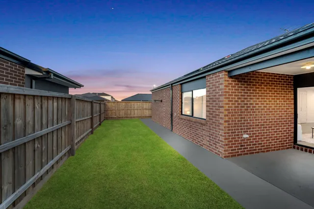 Contemporary New Build — image 3