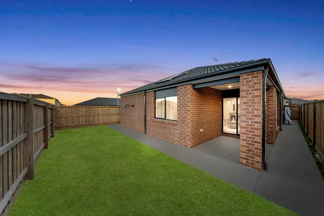 Contemporary New Build — image 4