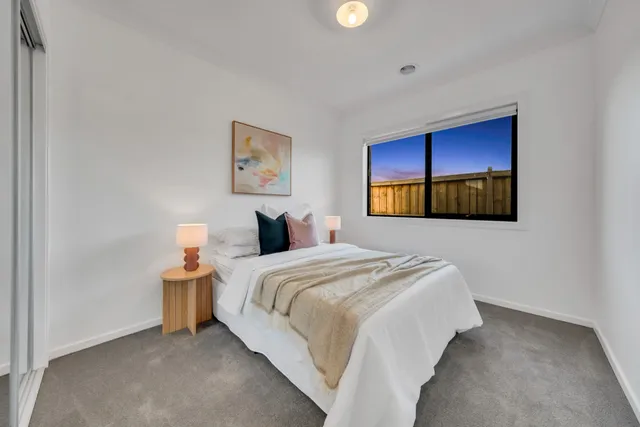 Contemporary New Build — image 20