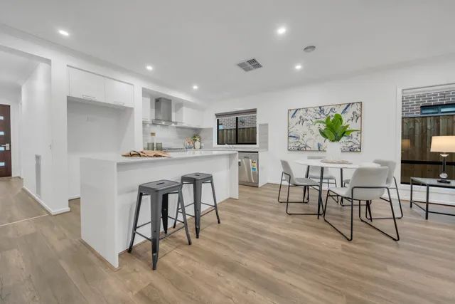Contemporary New Build — image 7