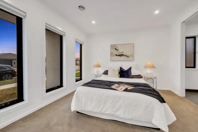 Contemporary New Build — image 14