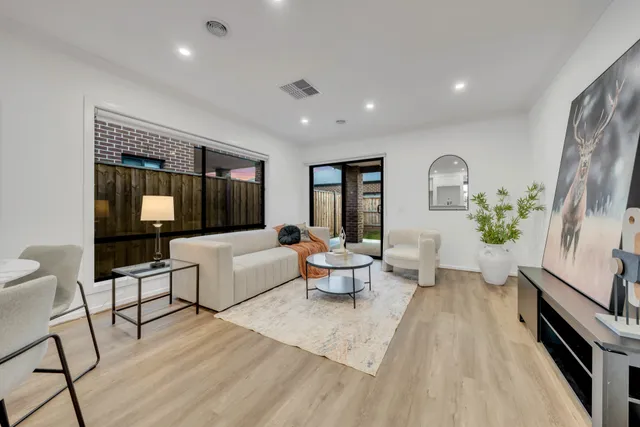 Contemporary New Build — image 5