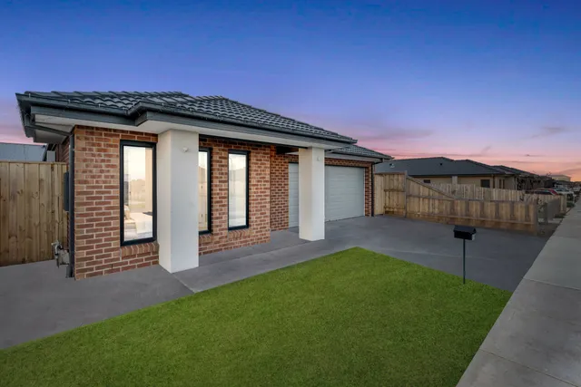 Contemporary New Build — image 2