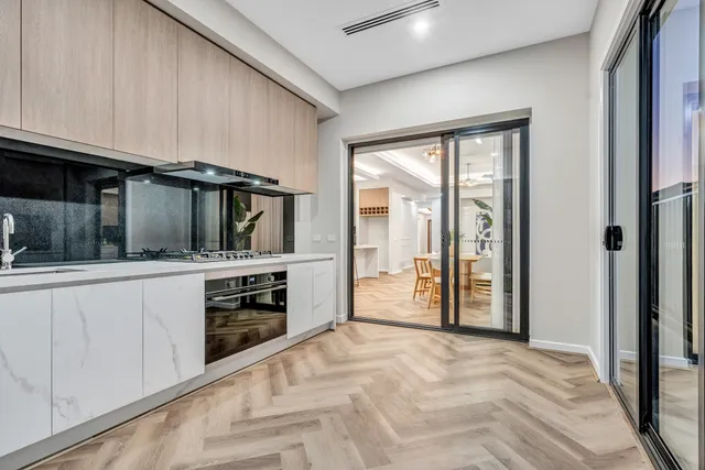 Melbourne Modern Home — image 6