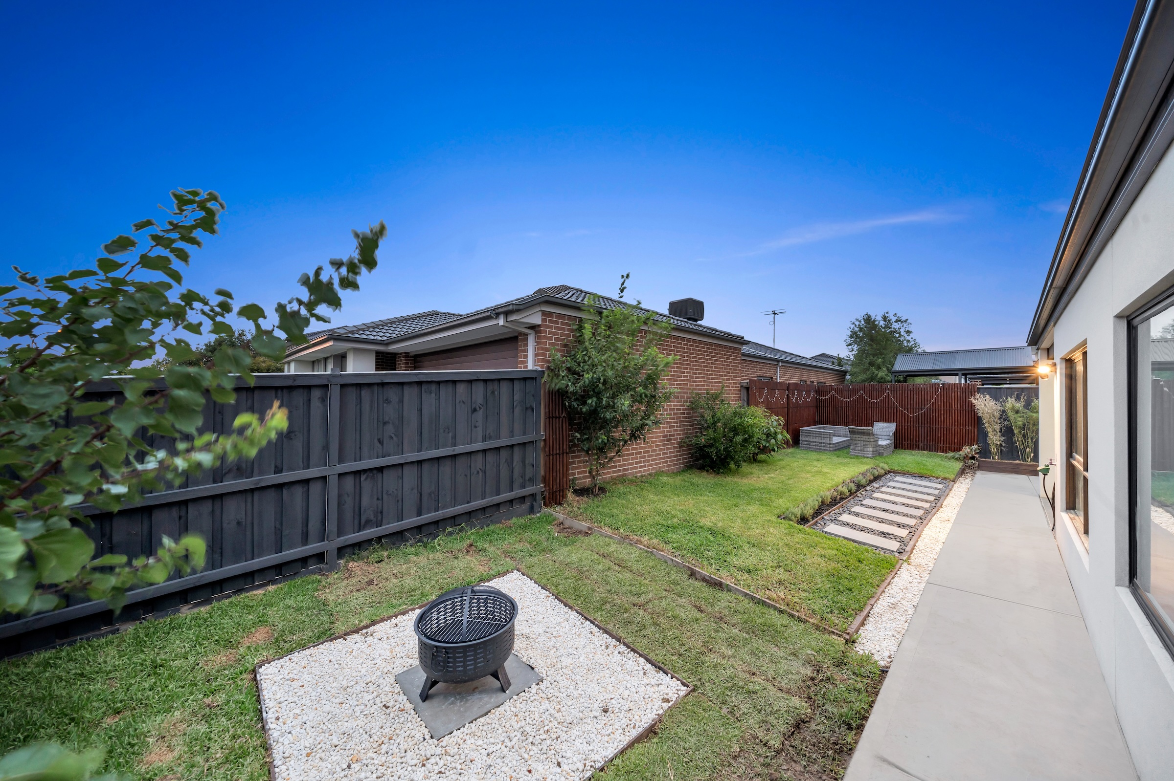 Bayside Family Home — image 10