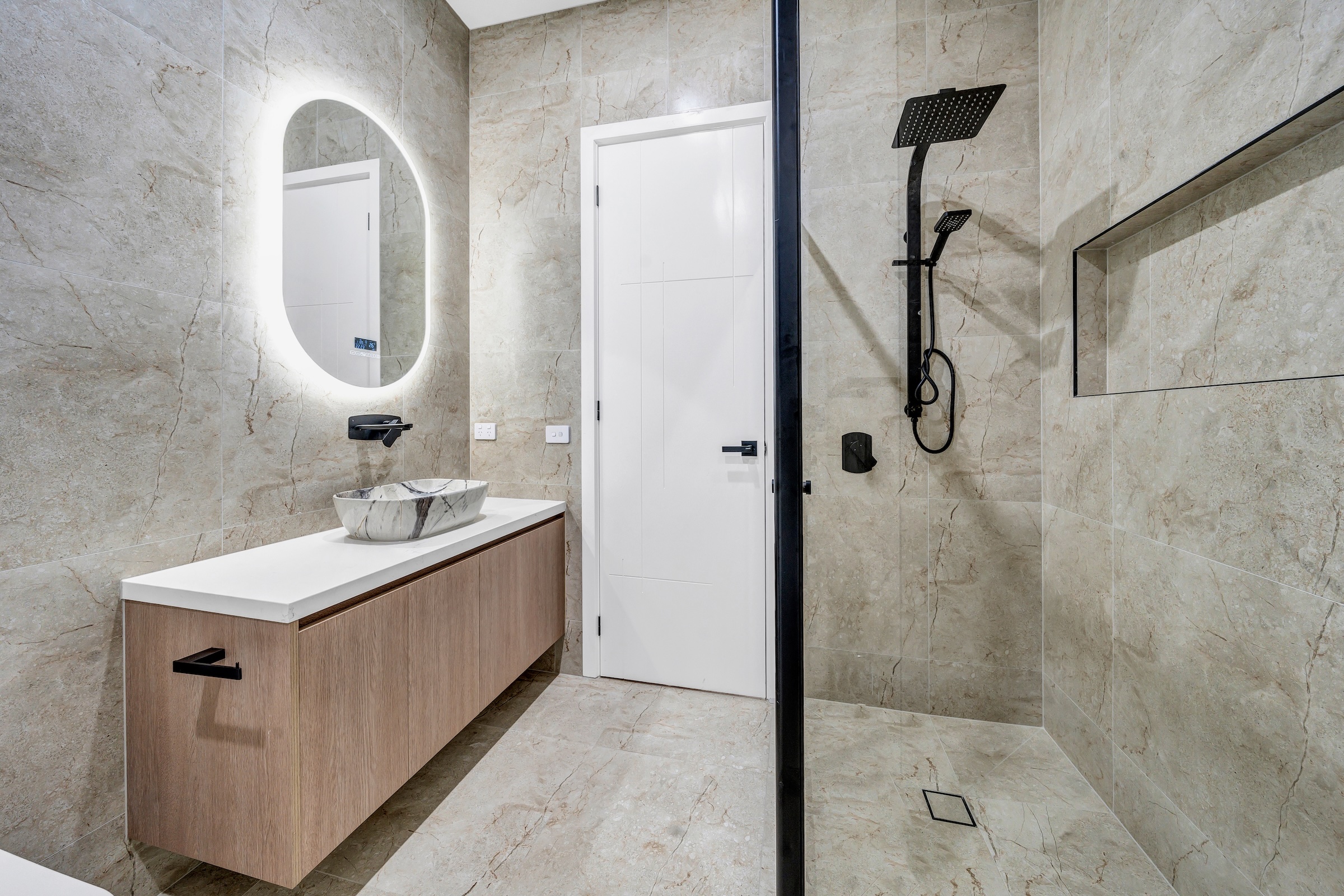 Melbourne Modern Home — image 8